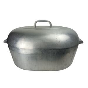 VTG WAGNER WARE MAGNALITE SIDNEY O 13 Qt. Roaster Dutch Oven w/ Lid 4267 M